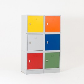 Vista de casilleros individuales multibox de diferentes colores