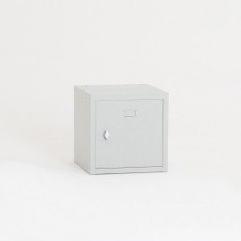 Vista frontal del casillero individual multibox gris