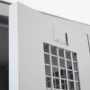 Zoom en la porta etiqueta de la taquilla con rejilla 1 puerta 2 cuerpos