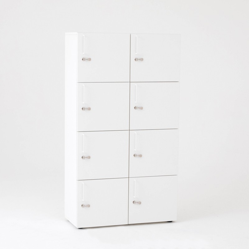 Vista de 3/4 de la taquilla de madera 8 casilleros cerrados