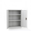 Vista de 3/4 del armario con puertas batientes altura 120 cm color gris con puertas abiertas