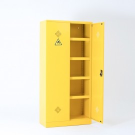 Vista de 3/4 del armario de seguridad 2 puertas con una puerta abierta