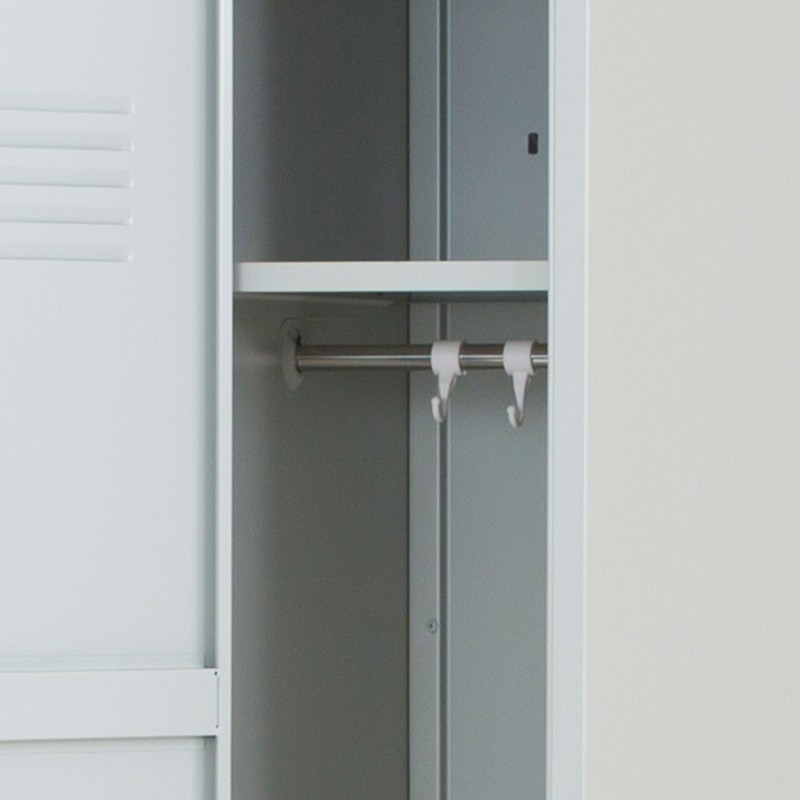 Zoom en la barra para colgar ganchos de la taquilla metálica 1 puerta 3 cuerpos gris