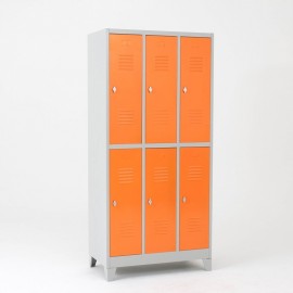 Taquilla 2 puertas 3 cuerpos naranja - puertas cerradas con patas