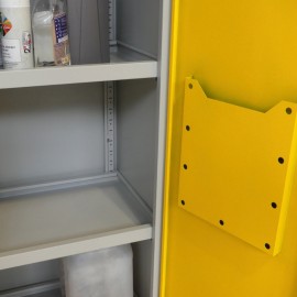 Zoom en el interior del armario de seguridad 2 puertas