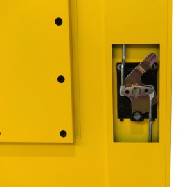 Zoom a la puerta del armario de seguridad 1 puerta interior