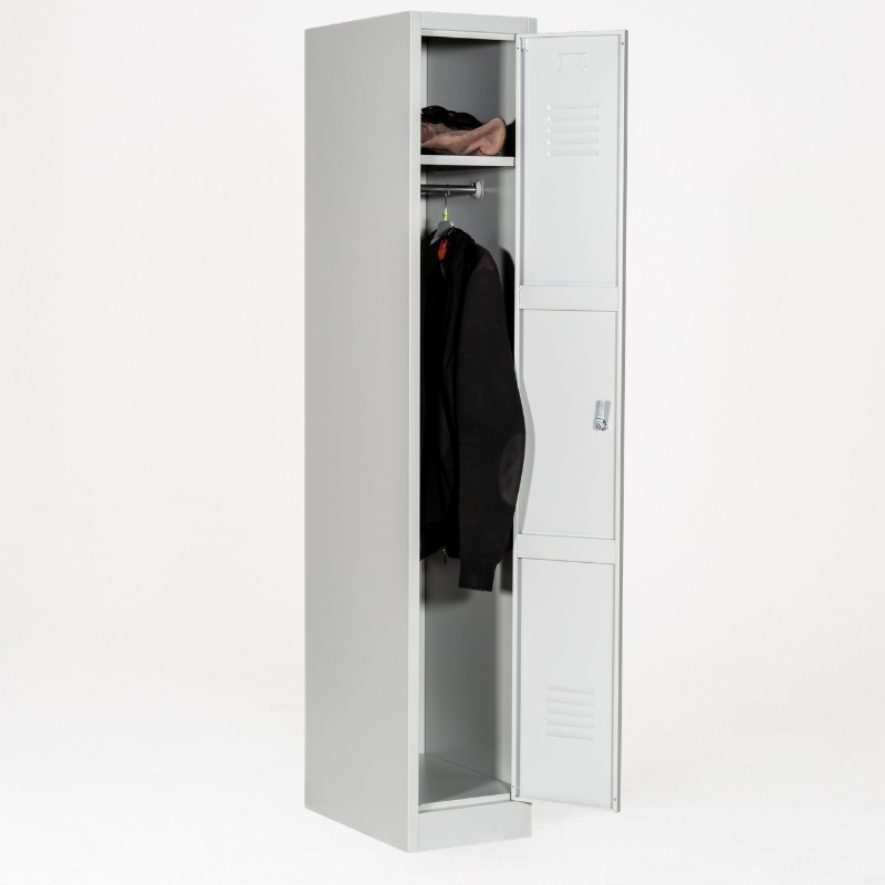 taquilla metálica gris 1 puerta abierta con ropa
